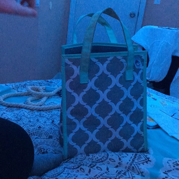 Lunch box - Picture 2 of 2